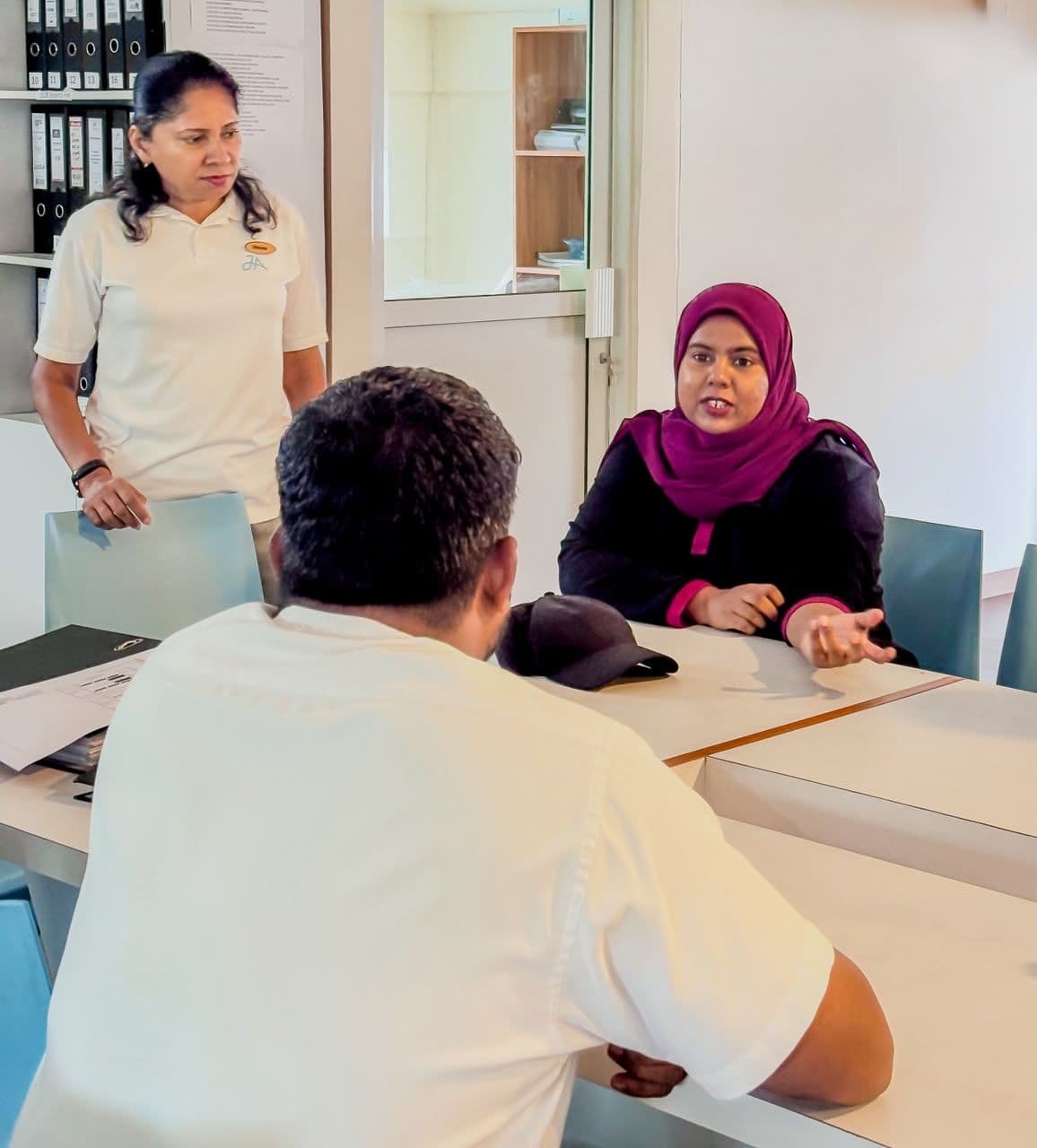 ޔޫ.އާރު.އޭ އިން ޖޭ.އޭ. މަނަފަރު މޯލްޑިވްސް ރިސޯޓުގެ ކަރަންޓު، ފެން އަދި ނަރުދަމާ ނިޒާމުތައް އިންސްޕެކްޓްކޮށް ނިންމާލައިފި